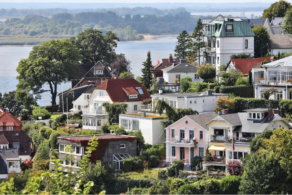 Treppenviertel Blankenese mit Blick auf die Elbe
